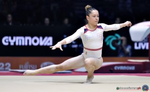 heduit carolann fra ph simone ferraro sfa08207 copia